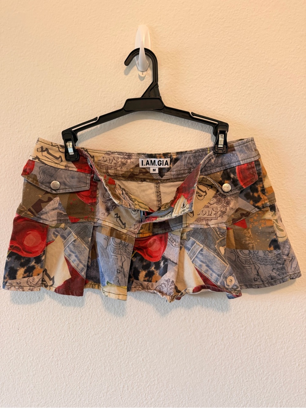 I.AM.GIA Taryn Multicolor Pleated Graphic Mini Skirt - Picture 6 of 8